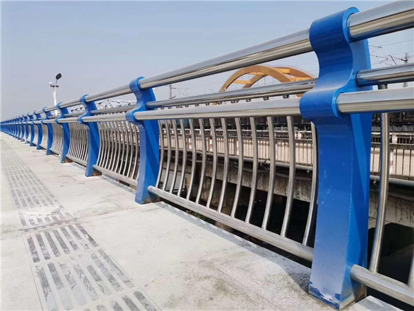 果洛304不锈钢复合管护栏的生产工艺揭秘